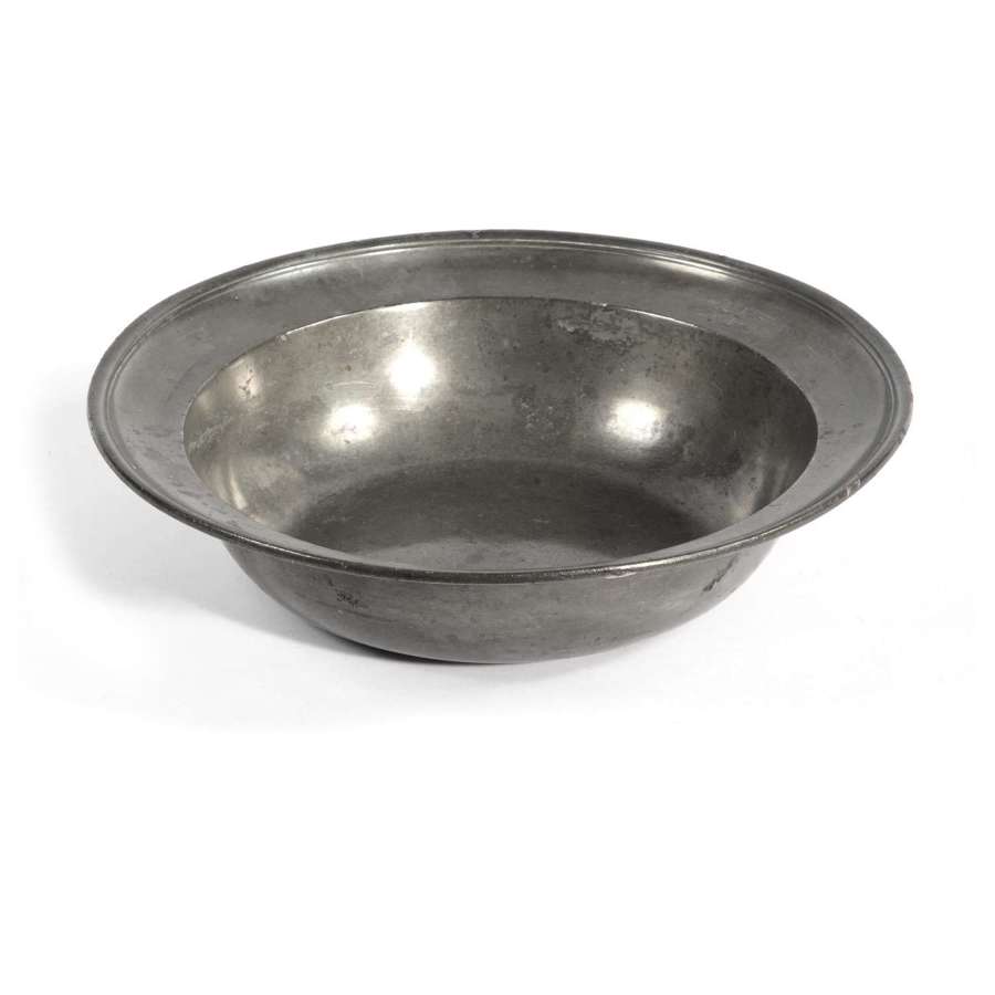 Continental pewter reeded bowl