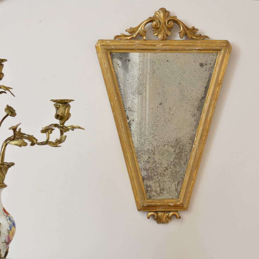 Georgian tapering giltwood mirror